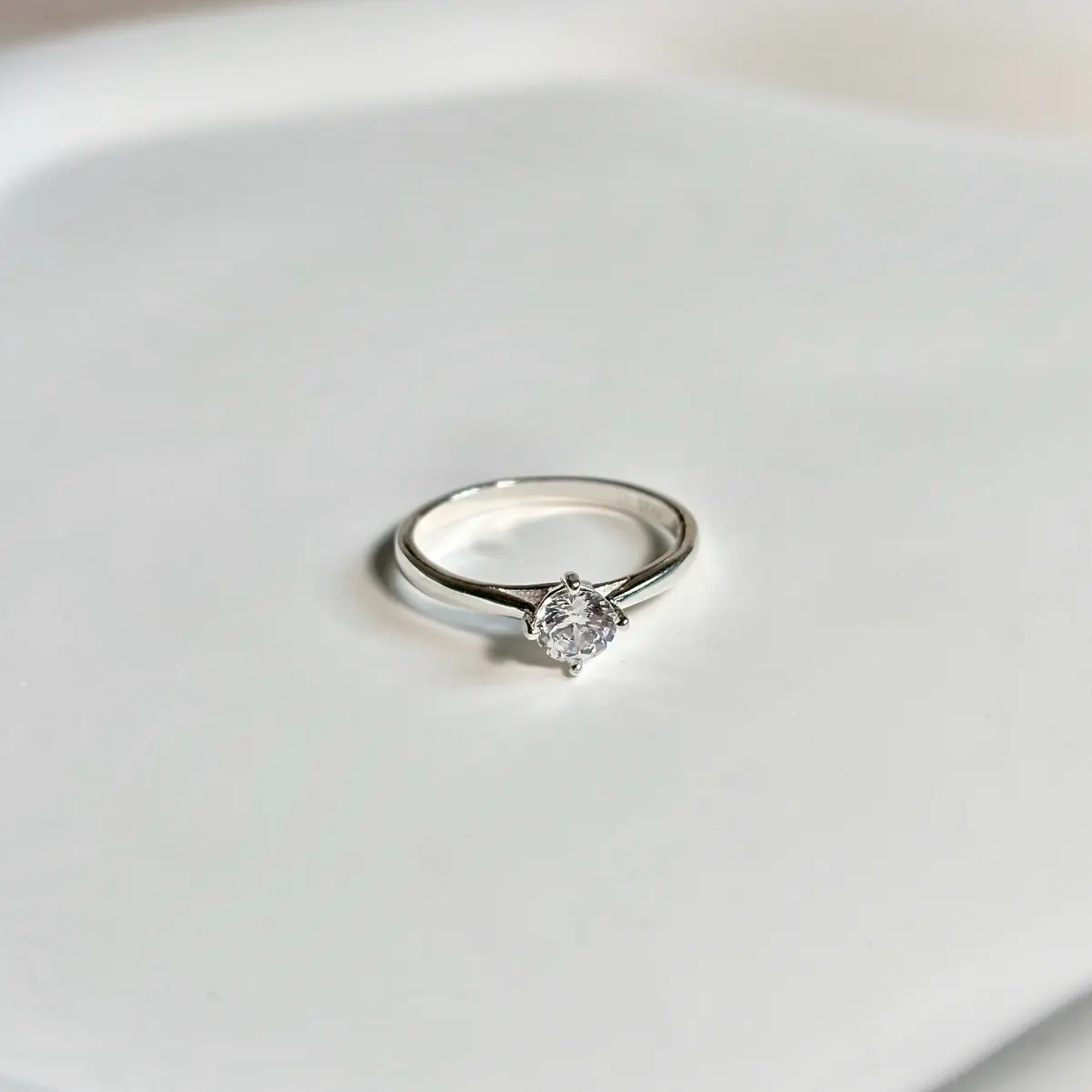 Nhẫn nữ bạc 925 một hột đá 4 chấu nữ tính nhẹ nhàng xinh xắn DD Jewelry N006