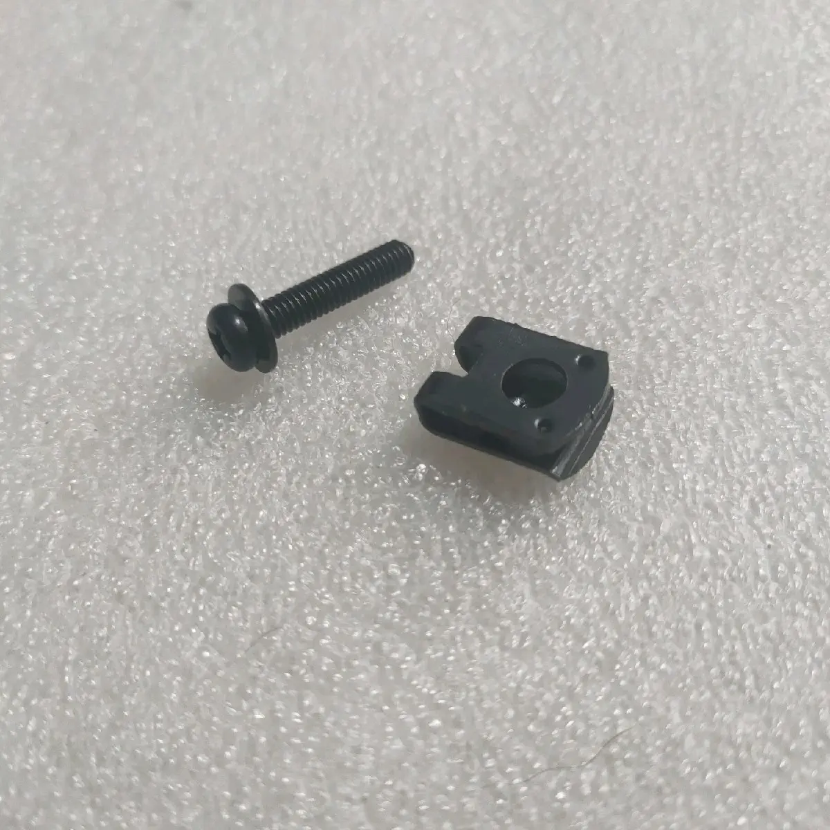 Pát kẹp và ốc 4 ly răng nhuyễn bắt dàn áo xe Honda
