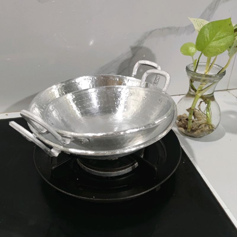 paket wajan 20 cm dan 24 cm alumunium tempa penggorengan tebal anti lengket Alat Dapur Kitchenware 1