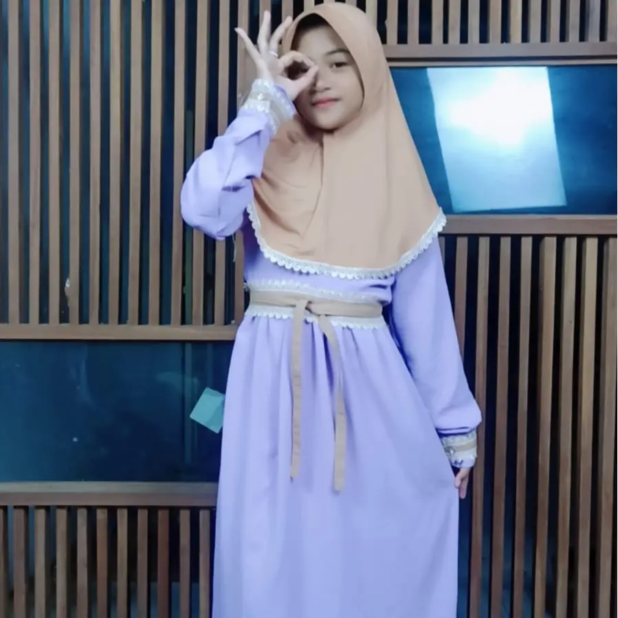 gamis anak adinda mix renda elegan crinkle airflow set hijab Simple XL