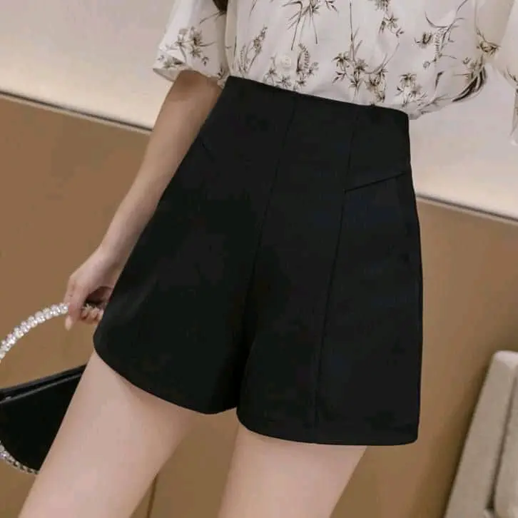 Quần đùi nữ cao cấp xịn sò.quần soot quần đùi  quần nữ  thời trang quần thời trang nữ  simh viên  vănphòng  giao viên