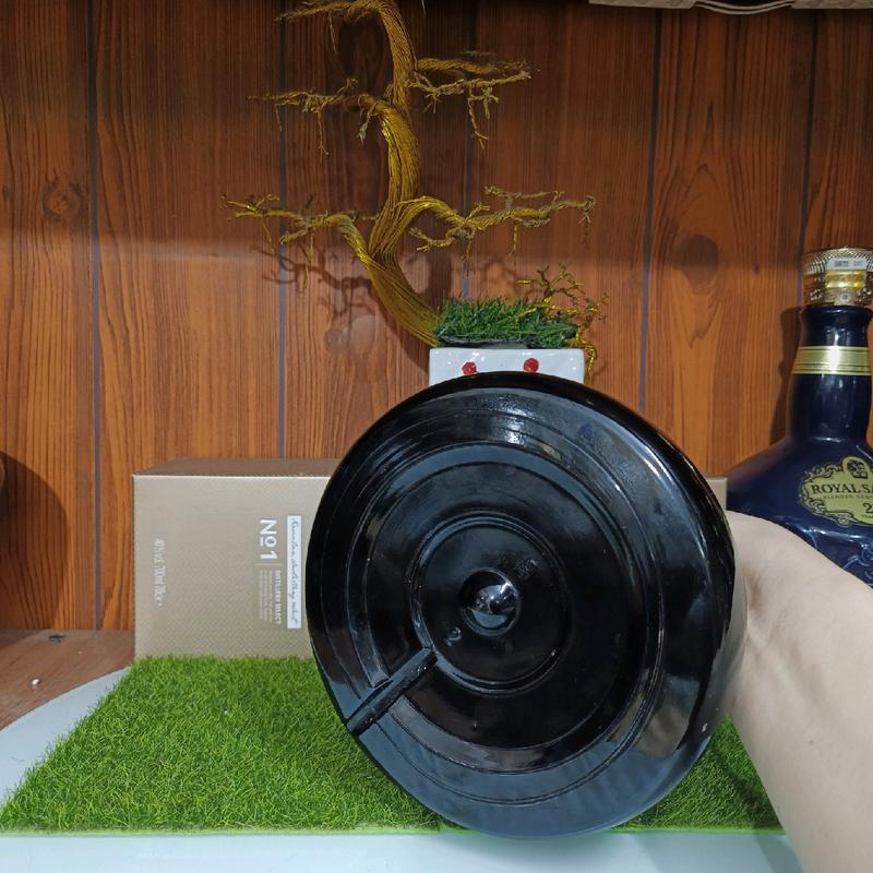 Vỏ chai rượu ngoại Chivas Đĩa Bay độc đáo đen huyền bí trưng bày decor (chai rỗng) 4