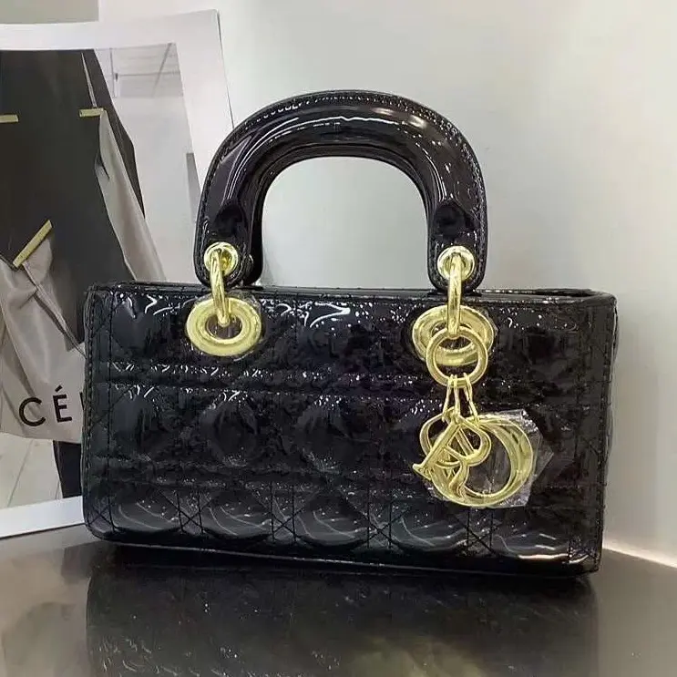 Mẫu túi VR6122 da bóng tang vàng  pha Lê bản ngang 22cm kèm khăn nơ và hộp giấy Bag Nữ 3