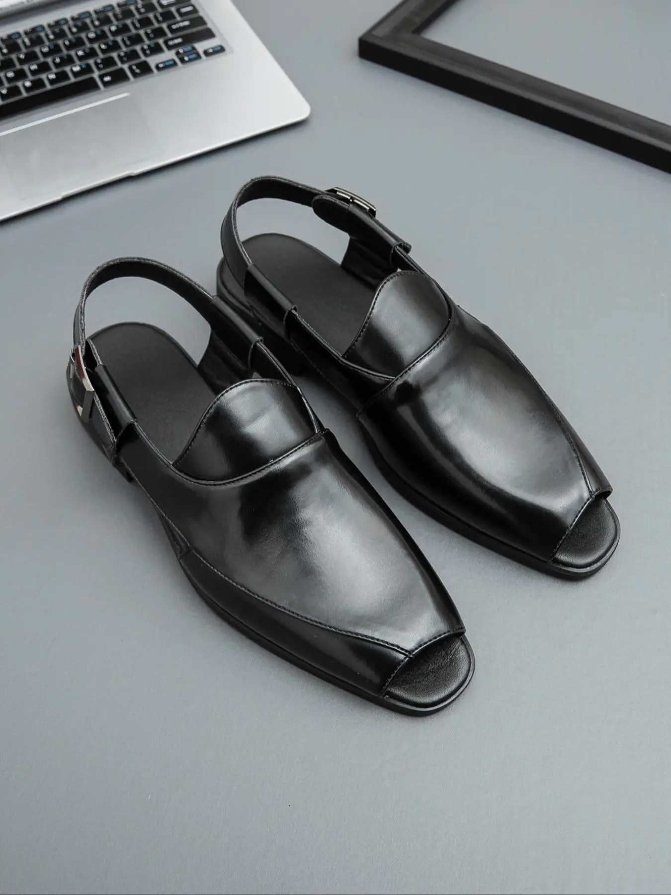 Men's Casual Solid Color Sandals, Fashionable Comfortable Slip on Sandals for Daily Wear, Lightweight Breathable Shoes for All Seasons