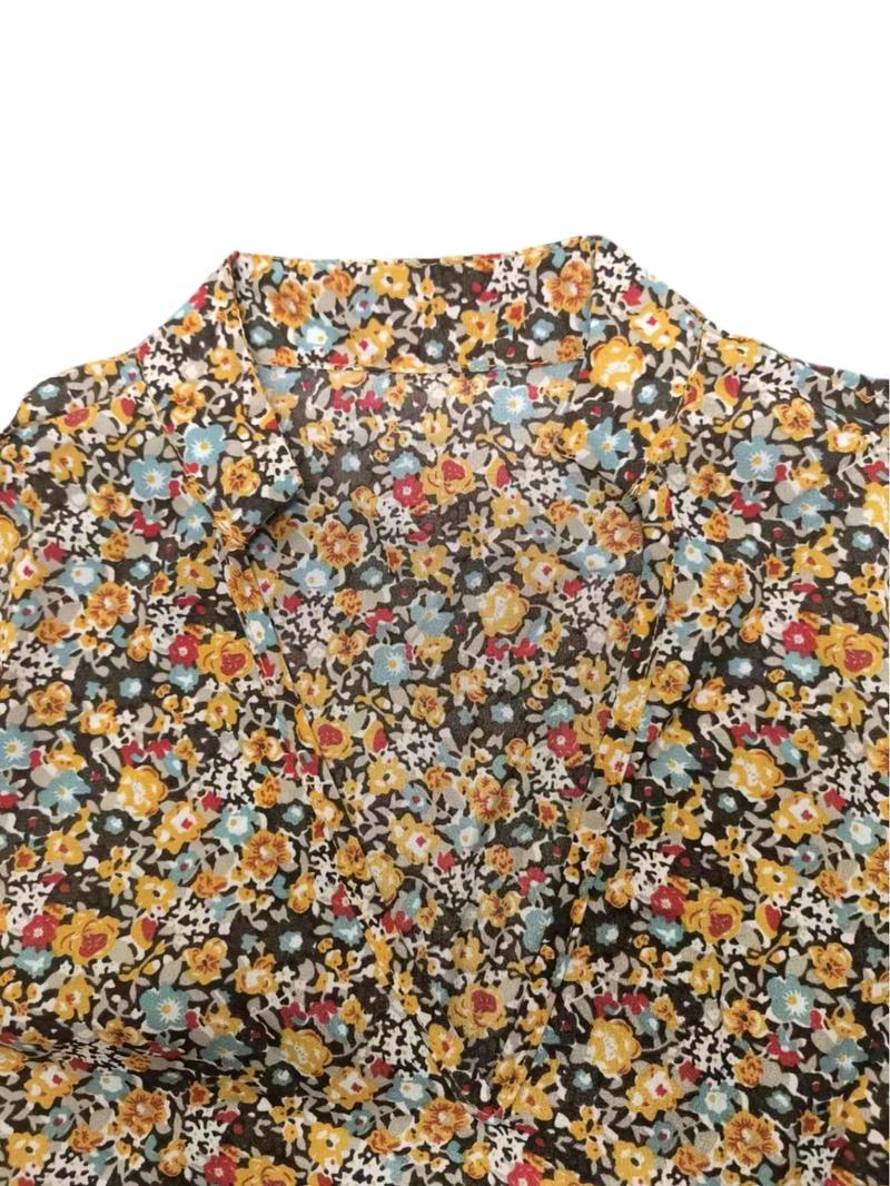 Product Introduction of Plus Size Ditsy Floral Print Notched Blouse, Elegant Flounce Sleeve Top, Women's Plus Clothes for Daily Wear 18