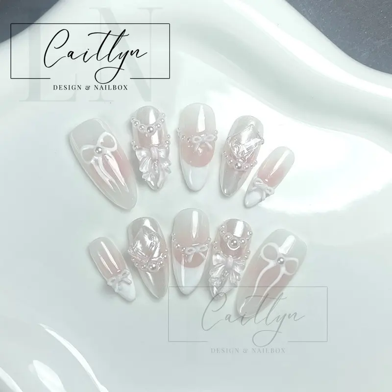 Mã D011 - Nailbox Thiết Kế Thủ Công Hồng Tráng Gương (kèm bộ dụng cụ).