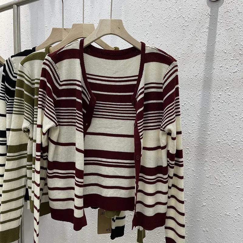 Bộ Áo Cardigan Dệt Kim Và Cami, Thiết Kế Khối Màu Sọc, Thích Hợp Cho Mùa Thu, Năm Phát Hành: 2024 3