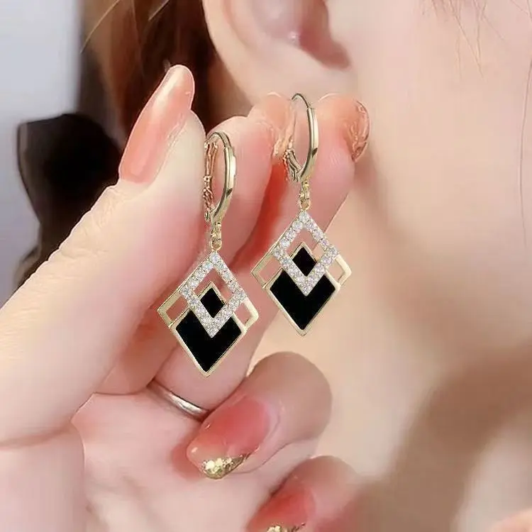 Kẹp Tai, Phong Cách Nhật Bản Và Hàn Quốc, Hợp Xu hướng Mới, Giá Cả Phải Chăng, Thiết Kế Sang Trọng, Hình Thoi Đen, Hoa Tai Thanh Lịch, Thiết Kế Đặc Biệt Tinh Tế, Hoa Tai Cao Cấp, Dành Cho Phụ Nữ Women