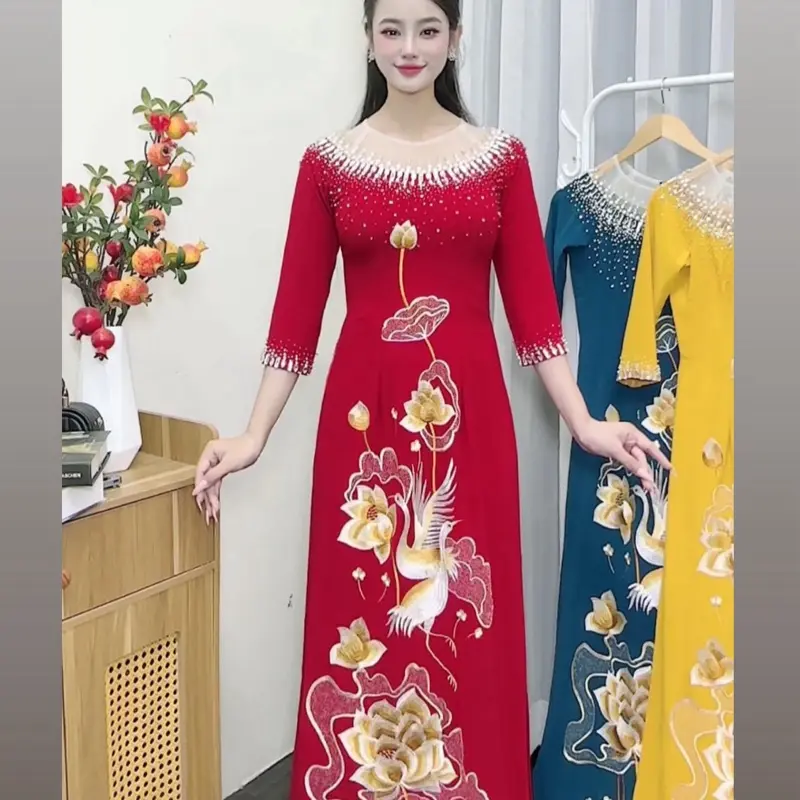 Áo dài mẹ chất liệu mango đính kết đá và phale