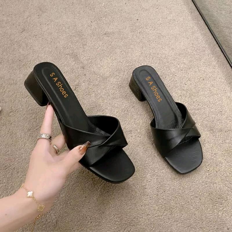 SANDAL WANITA HAK TAHU 3CM TERBARU MODEL ELEGAN REKOMENDASI UNTUK WANITA TREN DAN KEKINIAN Hitam 6