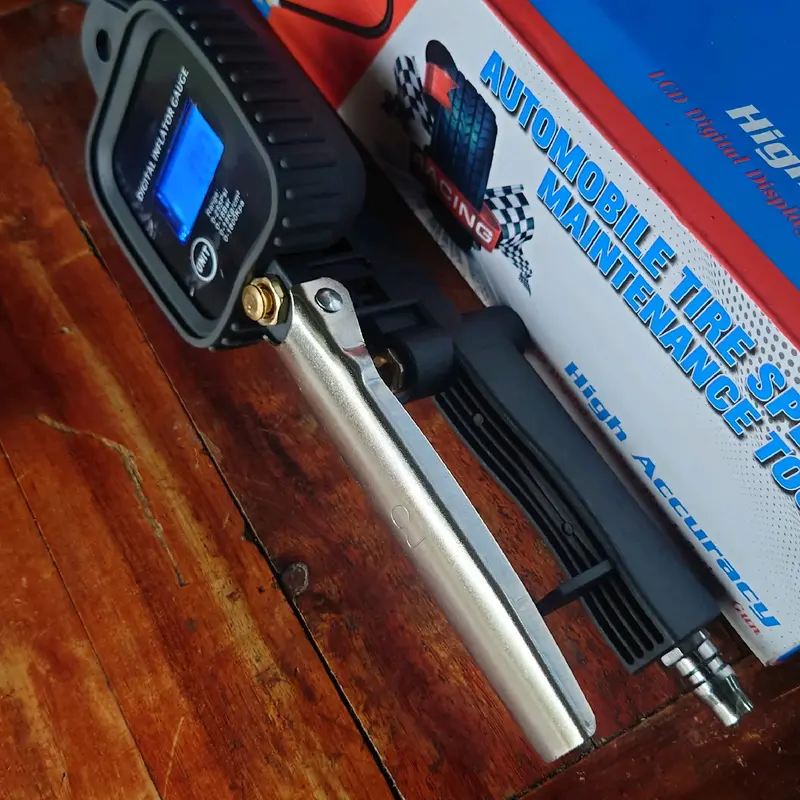 Vòi Bơm Ô Tô-  Xe Máy Đồng Hồ Điện tử 3