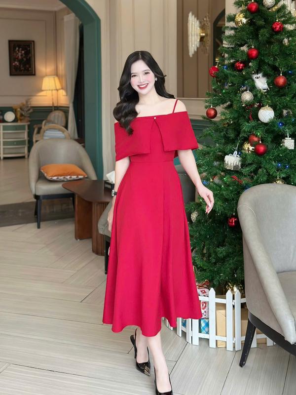  Set đầm thiết kế Nhật Vy kèm áo khoác kiểu dáng 2 dây dáng dài xoè trễ vai đính ngọc chất lụa hàn 4 màu đen hồng nâu đỏ phù hợp đi tiệc chúc tết - D3219 