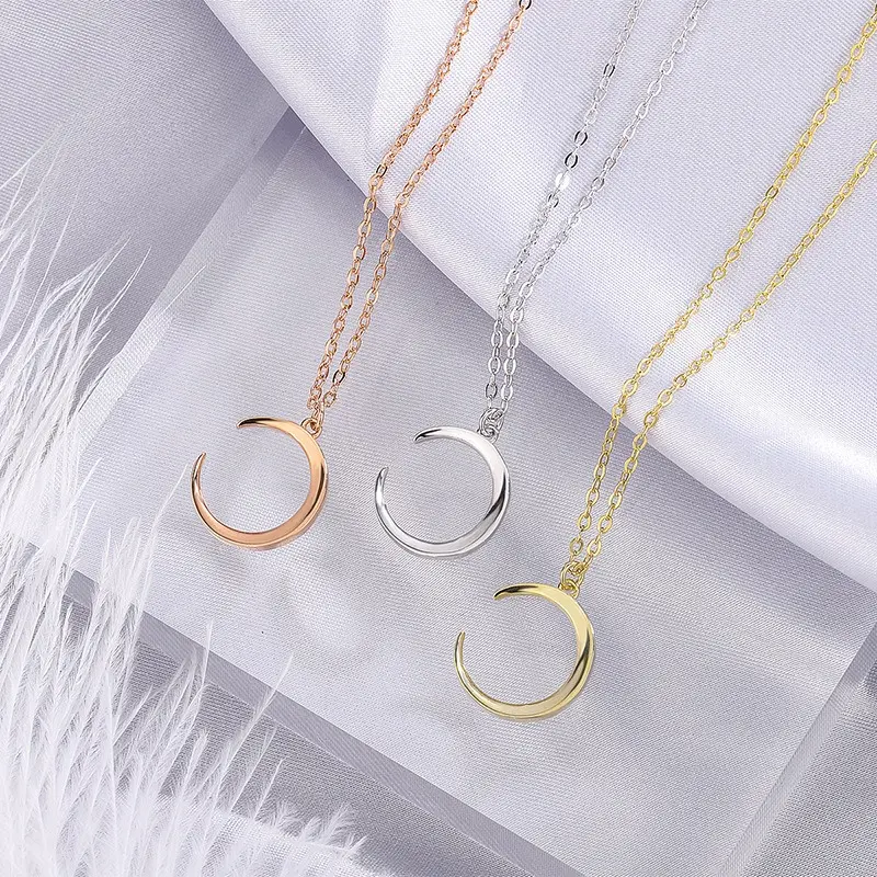 Solid Color Moon Pendant Necklace, Women'S Simple And Versatile Collarbone Chain