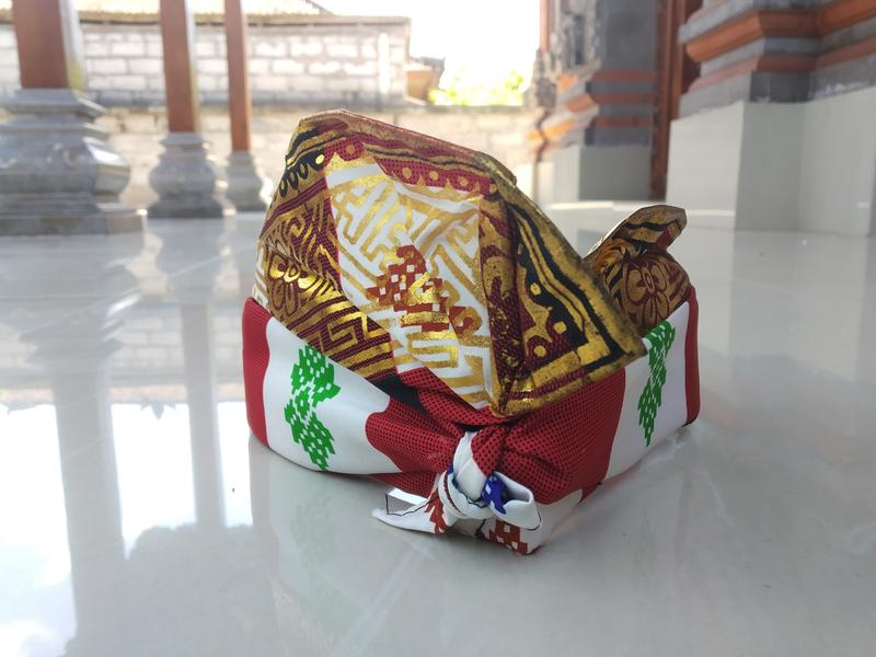 Udeng Jadi Hiasan Kepala Motif Kotak Kotak Udeng Topi Bali Souvenir Atribut Adat Khas Bali Abu Biru 3
