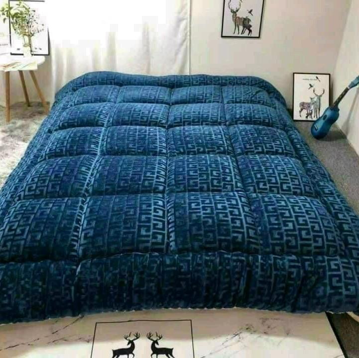 Chăn Lông Cừu Chữ Vạn Cao Cấp 1