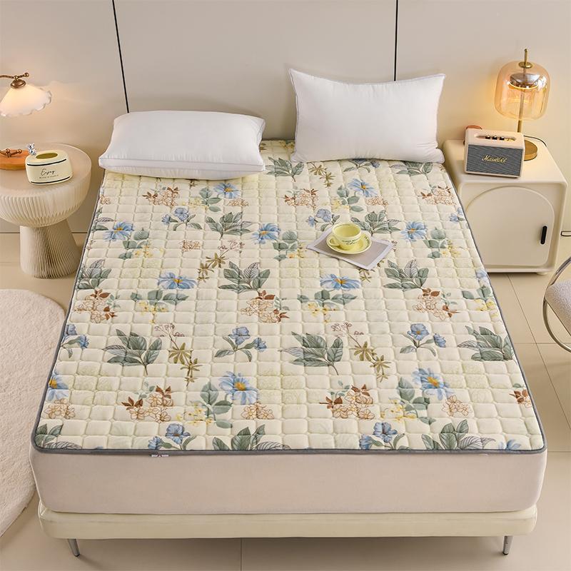 Product Introduction of Solid Color Foldable Mattress, Soft Comfortable Breathable Bed Mattress, Non-slip Sleeping Mat for Home & Outdoor 4