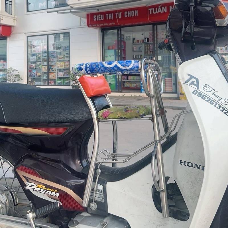 Ghế xe máy deramm inox cho bé yêu
