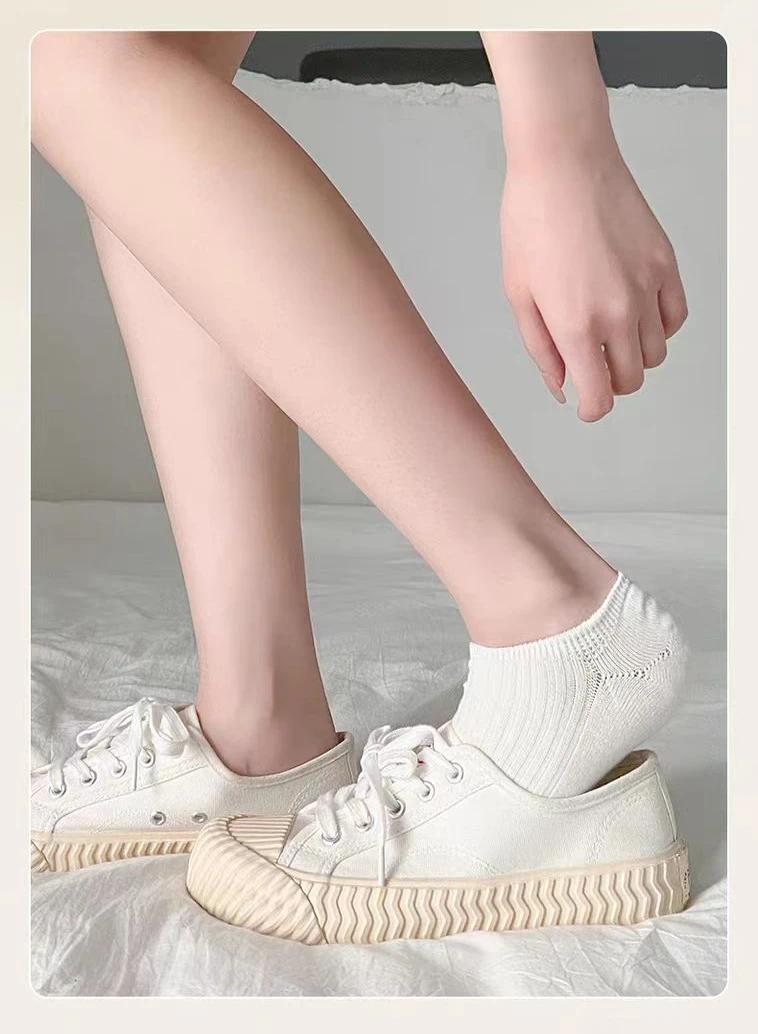 Product Introduction of 5/1Pairs of Short Socks Women's Summer Solid Color Black and White Simple Casual Low Cut Breathable Socks 1
