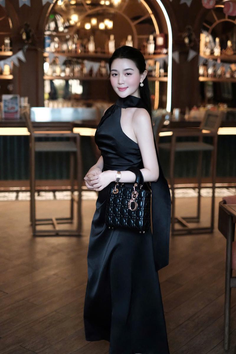 Product Introduction of Váy lụa dự tiệc nữ lệch vai thiết kế nhún eo vạt dây cổ sang chảnh TIINSTORE V0D1139 8