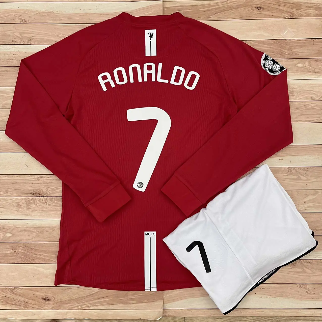 Bộ Quần Áo Bóng Đá Mu Retro, Áo Đá Banh CLB Manchester United 2008 - Mẫu Dài Tay - Vải Thái Cao Cấp