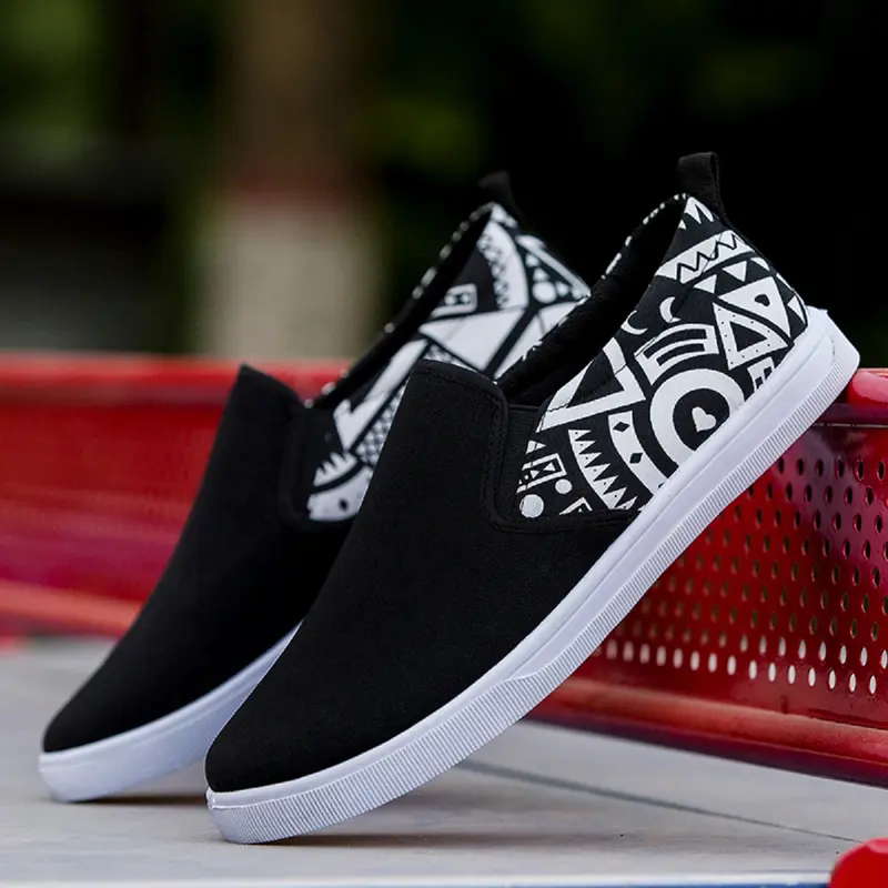 Leedoo Sepatu Slip On Casual Sepatu Kanvas Pria Sepatu Slop Patterns Hitam MC315 1