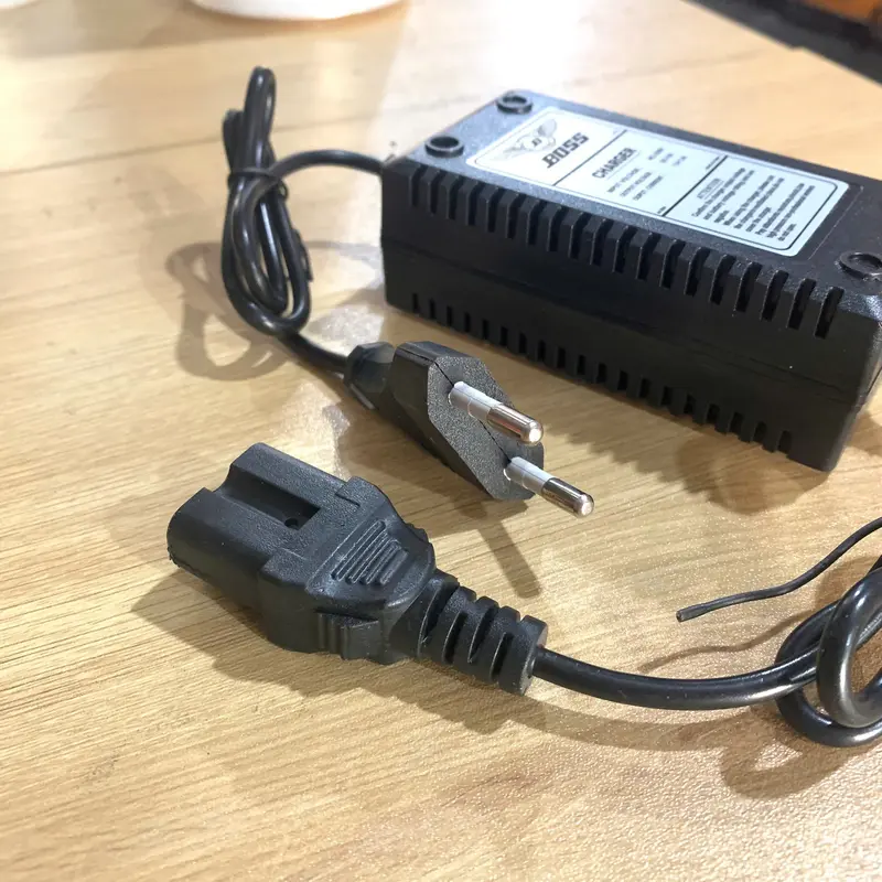 Cục sạc điện tử BOSS 12V 8AH 1.3A - Sạc bình phun thuốc, acquy xe điện, tự ngắt khi sạc đầy 6