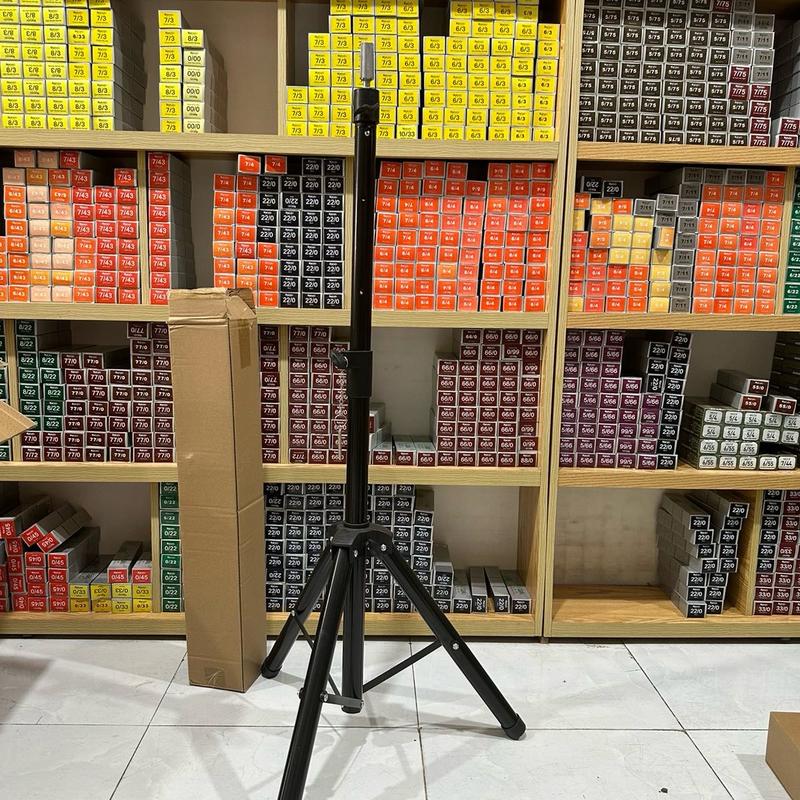 chân canh giá đỡ đầu manocanh học cắt tóc tạo kiểu